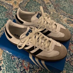 Adidas Samba OG - women’s size 9